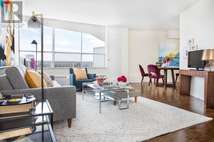 Property Photo: 150 Graydon Hall Drive 2605 ON M3A 3B3