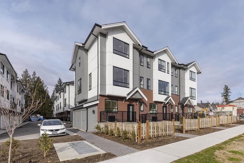 Property Photo:  12635 63 Avenue 37  BC V3X 1T9 