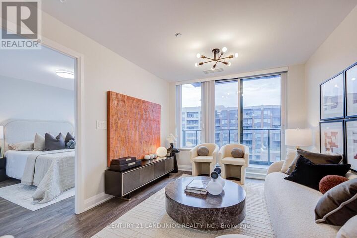 Property Photo:  18 Uptown Drive 808  ON L3R 5M8 