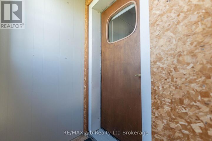 Property Photo:  10 McKenzie Street Unit A  ON N4G 2E6 