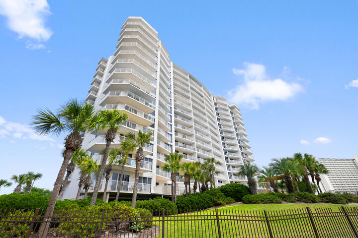 Property Photo:  970 US-98 1207  FL 32541 