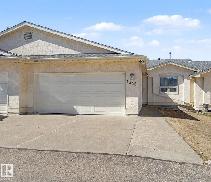 Property Photo:  1542 54 Street NW  AB T6L 6H4 
