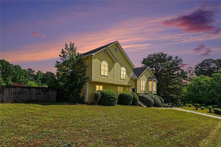 Property Photo:  829 Dunes Way  GA 30106 