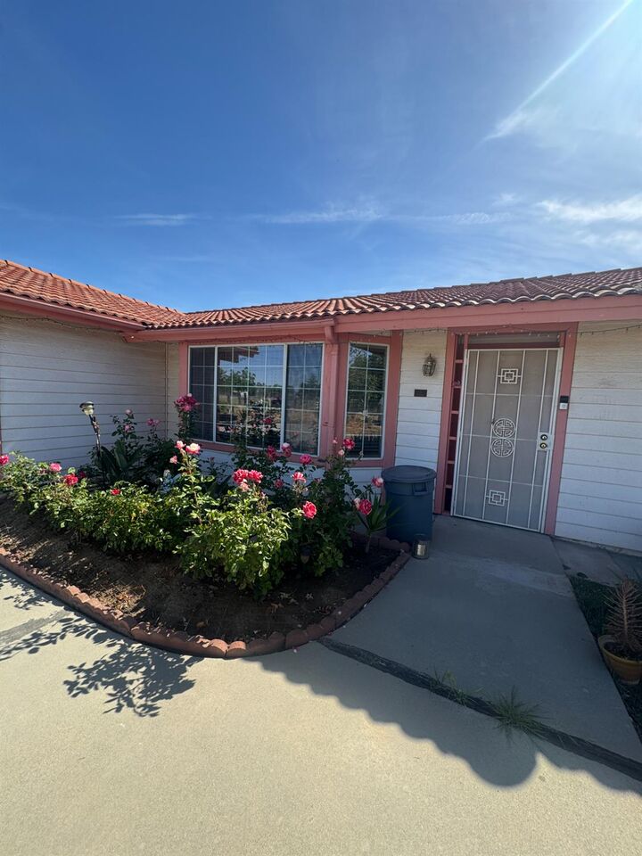 Property Photo:  16861 Karen Road  CA 93636 