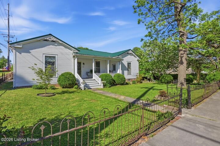 Property Photo:  217 W Walnut St  KY 42754 