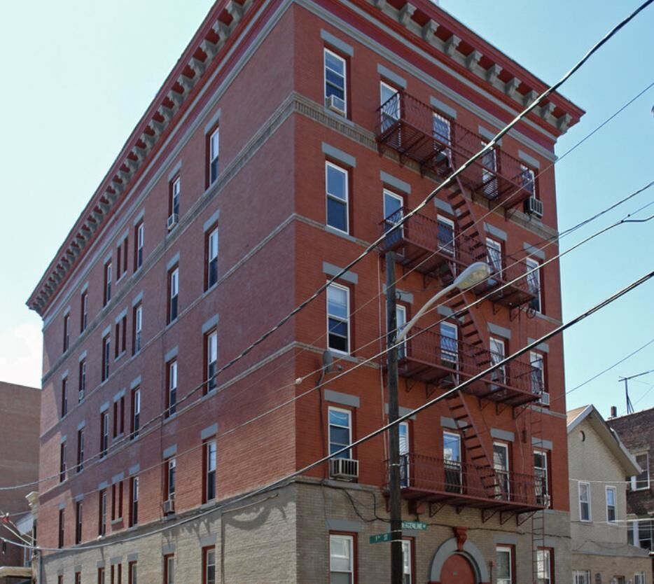 Property Photo:  816 Bergenline Ave 20  NJ 07087 