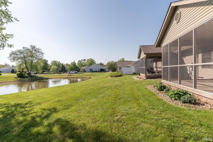 Property Photo:  1009 E Sherbrooke Drive  IN 47401 