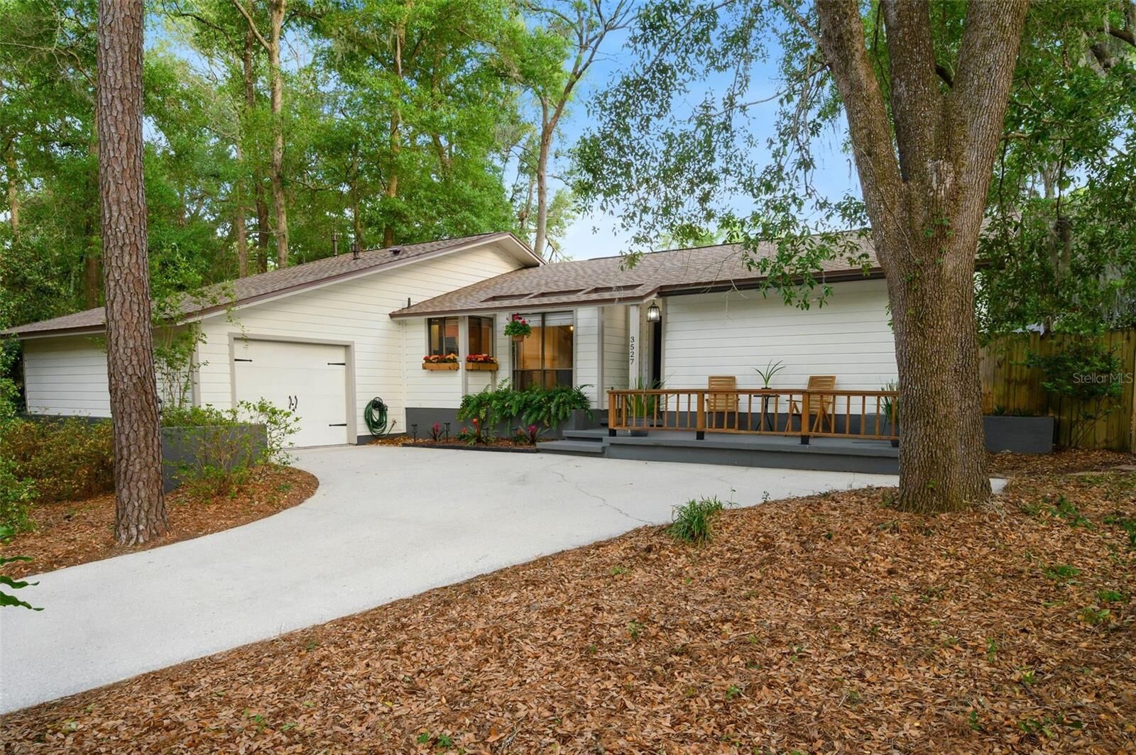 Property Photo:  3527 NW 46th Place  FL 32605 