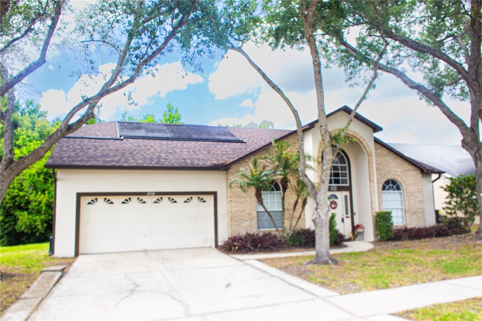 Property Photo: 2332 Pinebrook Court FL 32766
