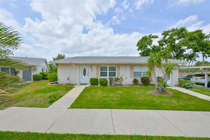Property Photo:  2202 Clubhouse Drive 169  FL 33573 
