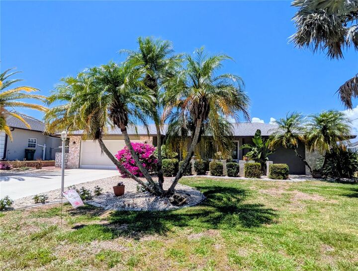 Property Photo:  322 E Tarpon Boulevard NW  FL 33952 
