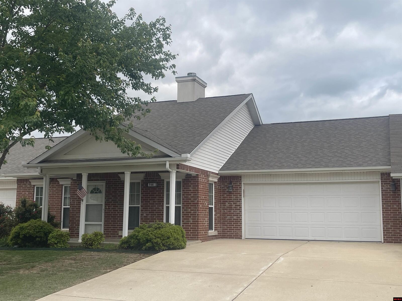 Property Photo:  746 Embassy Parkway  AR 72653 