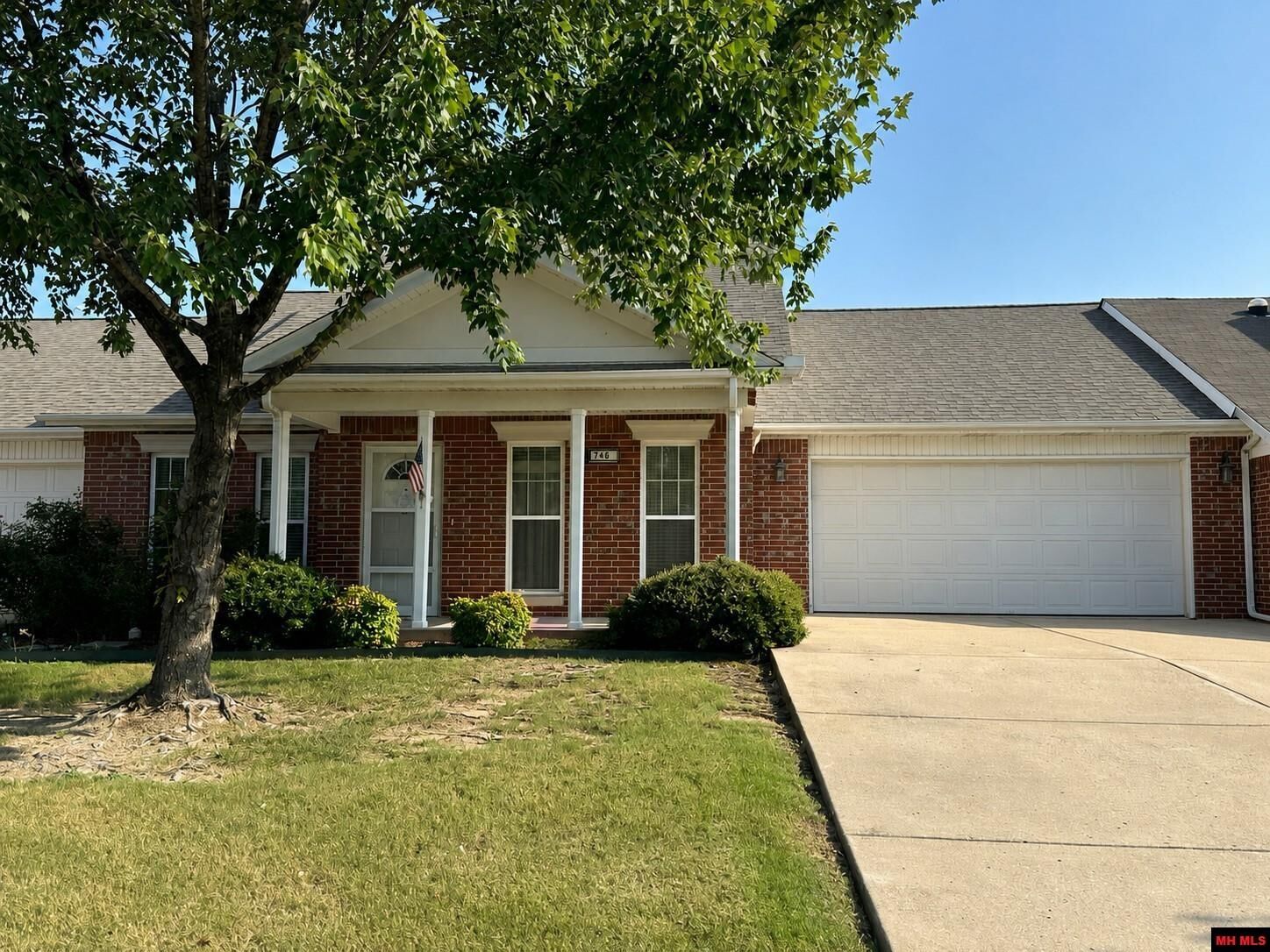 Property Photo:  746 Embassy Parkway  AR 72653 