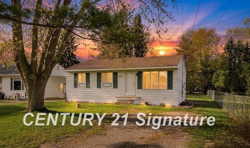Property Photo:  419 E Water Street  MI 48476 