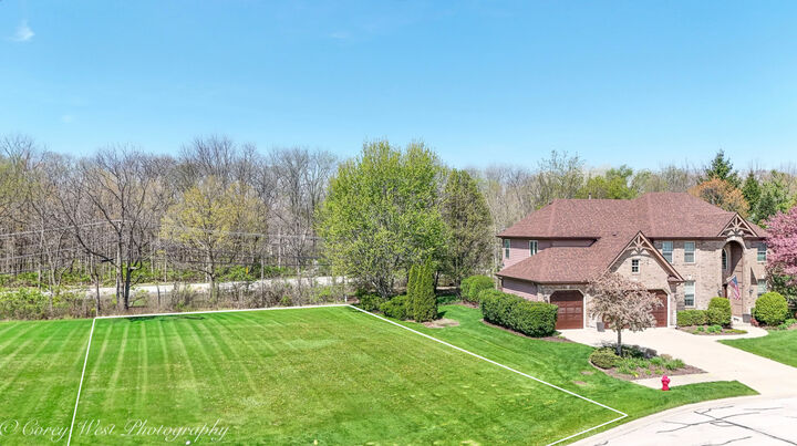Property Photo:  625 Sheffield Circle  IL 60554 