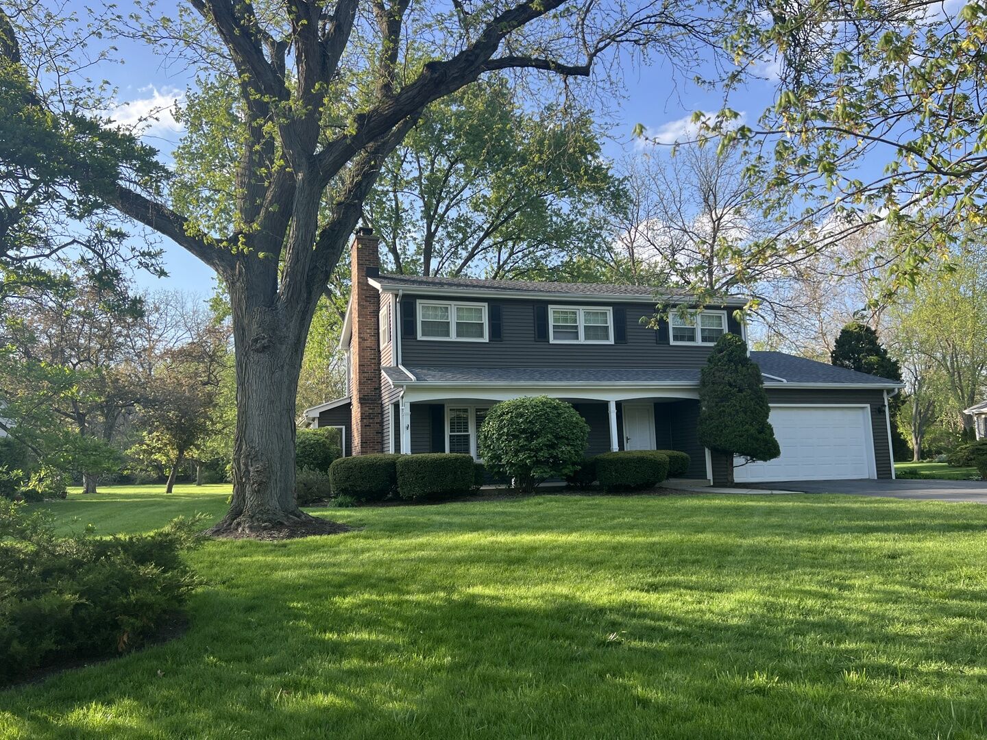 Property Photo:  26W164 Tomahawk Drive  IL 60189 