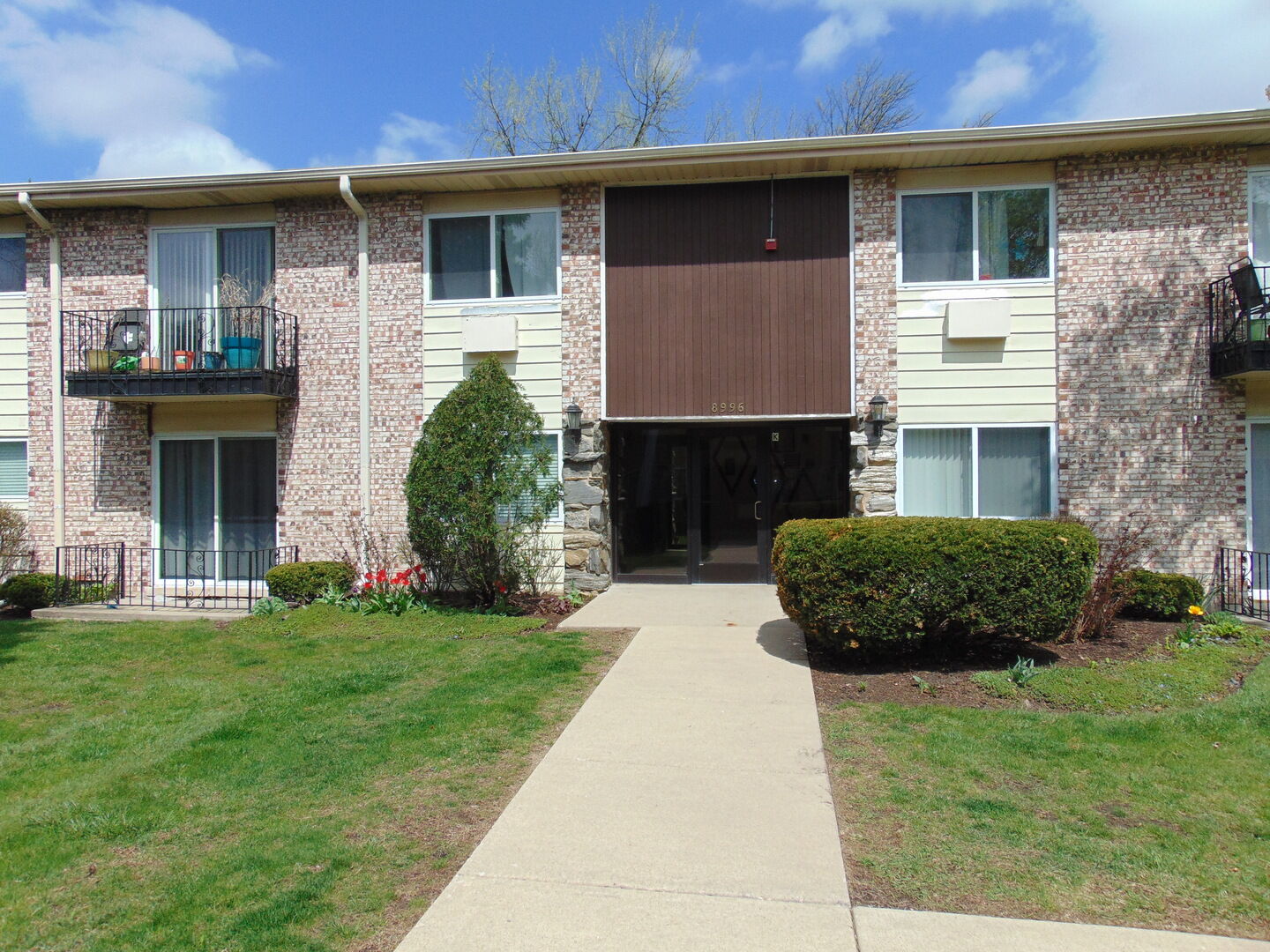 Property Photo:  8996 Kennedy Drive 105E  IL 60016 