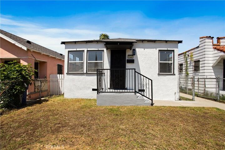 Property Photo:  1547 W 60th Place  CA 90047 