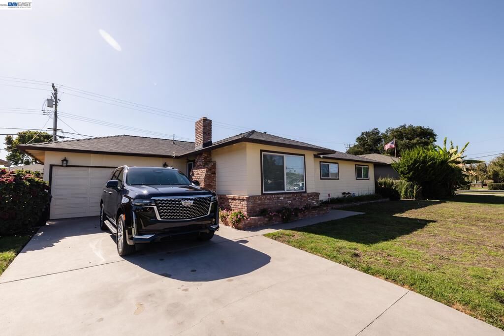 Property Photo:  767 Lemos Ave  CA 93901 