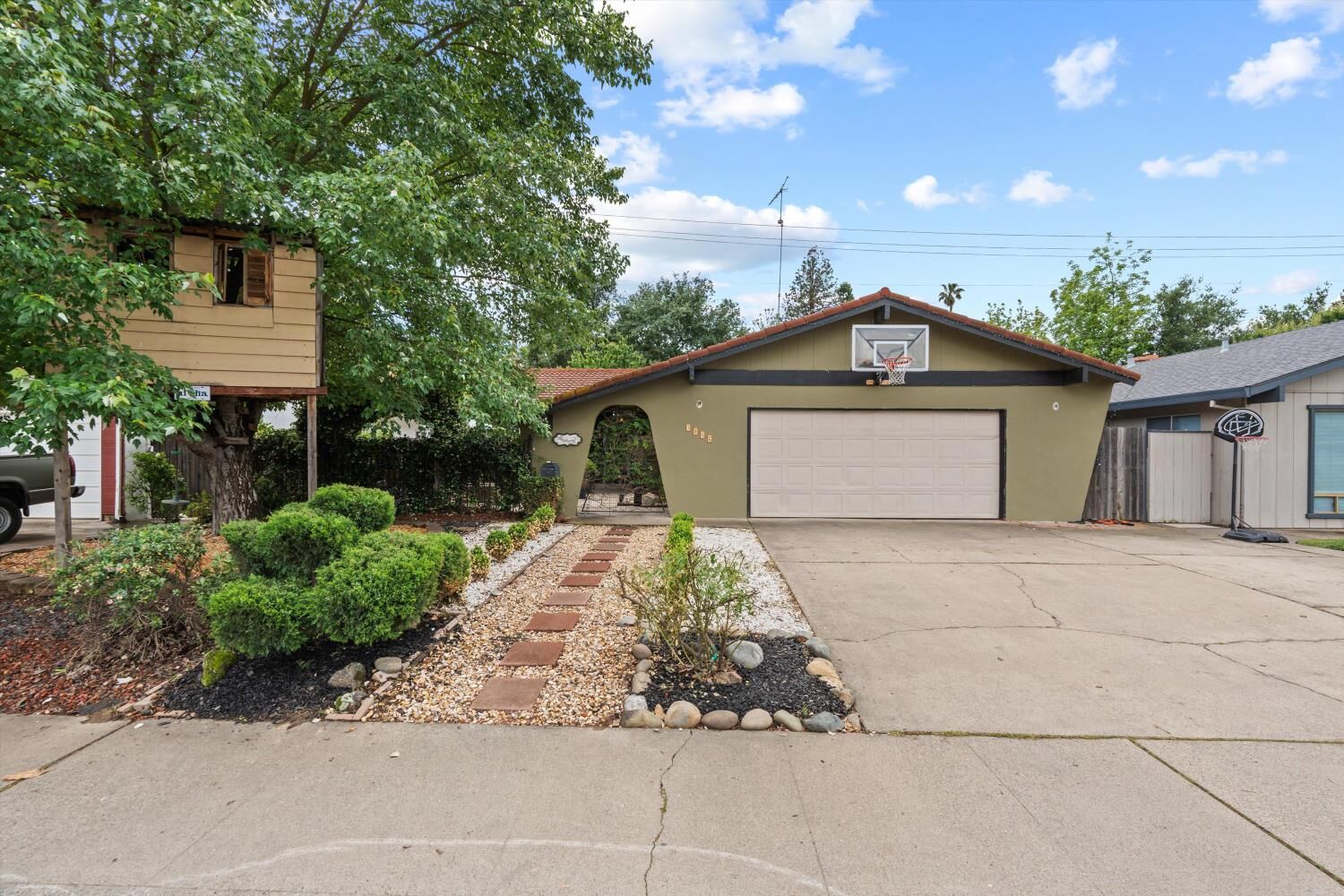 Property Photo:  3846 Breuner Avenue  CA 95819 