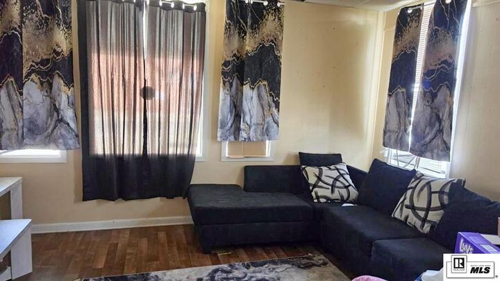Property Photo: 1401 Pine Street LA 71295