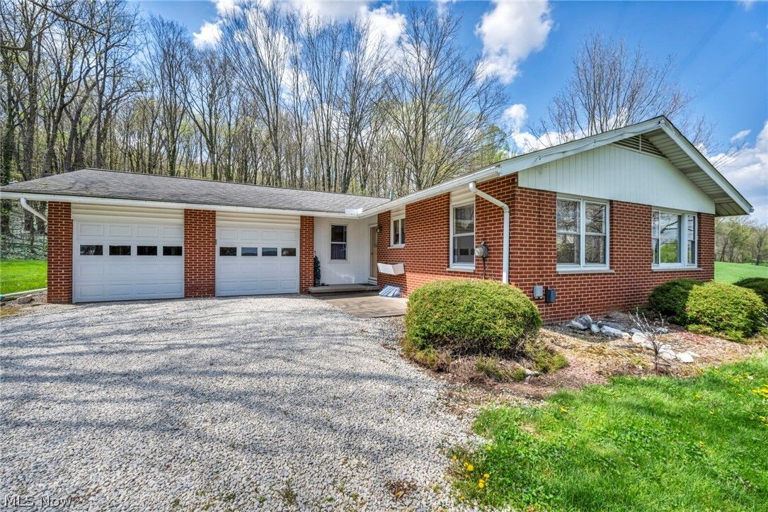 Property Photo:  9400 Mennonite Road  OH 44281 