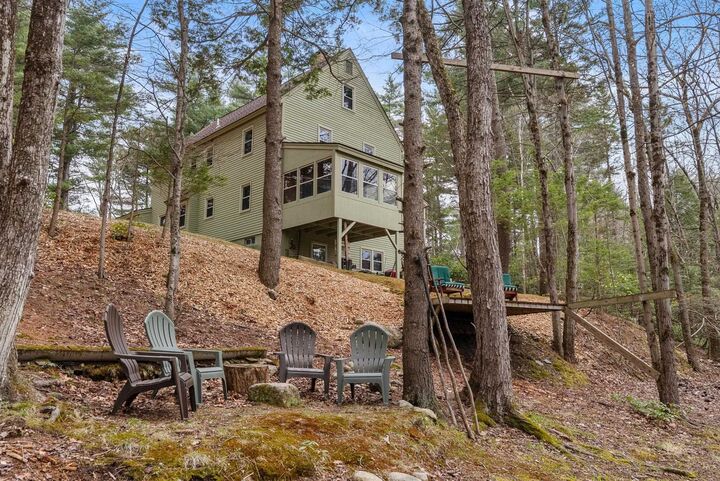Property Photo:  39 Twillingate Road  NH 03084 