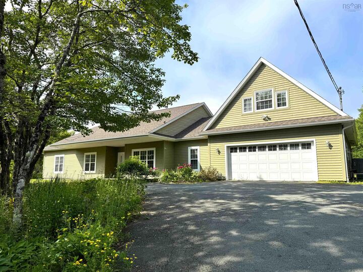 103 Sussex Drive — photo 1