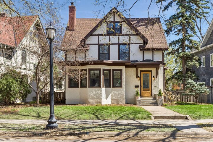 Property Photo:  2829 Irving Avenue S  MN 55408 