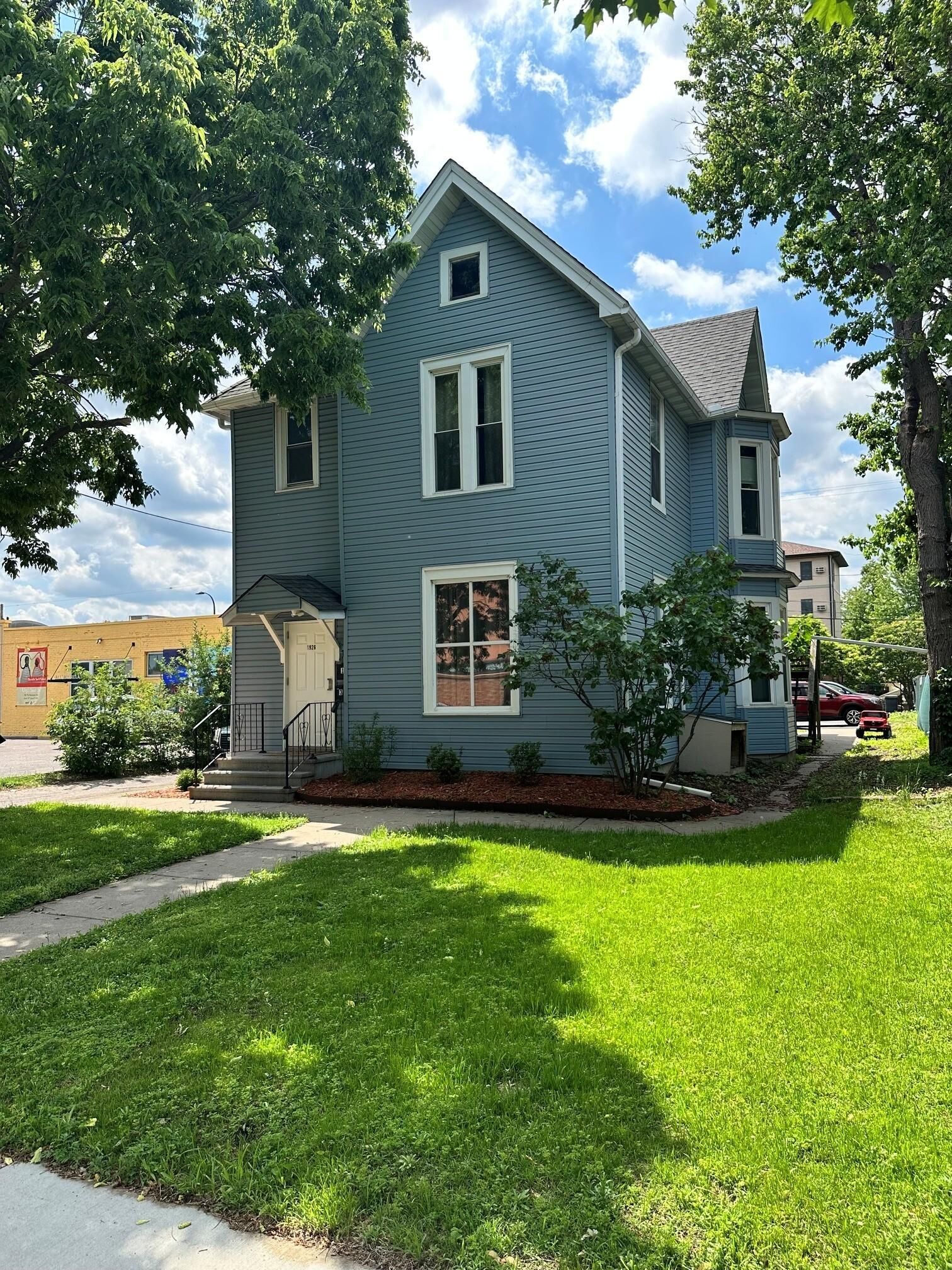 Property Photo:  1926 15th Avenue S  MN 55404 