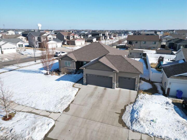 Property Photo:  6810 24 Street S  ND 58104 