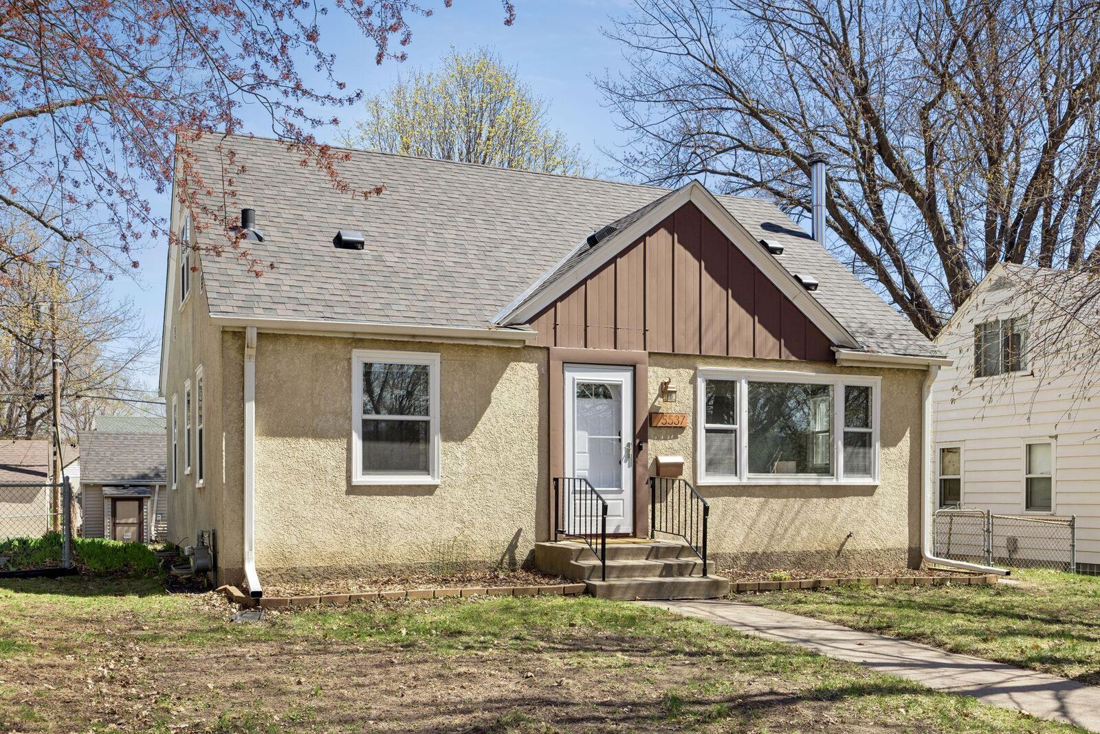 Property Photo:  5537 Nokomis Avenue  MN 55417 