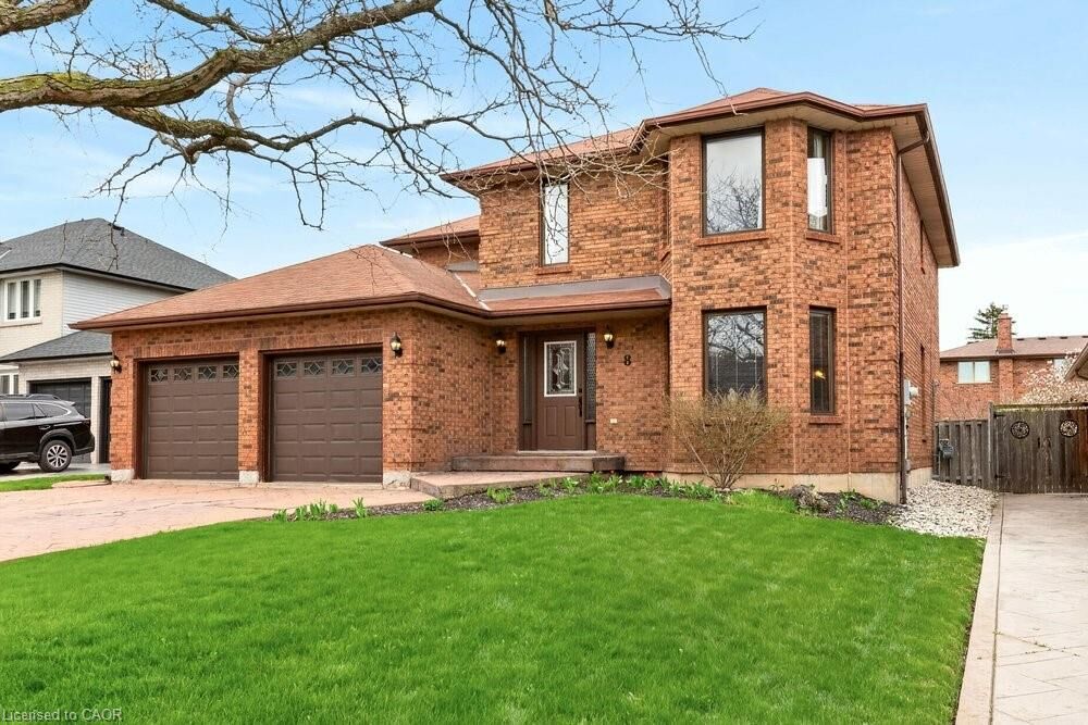Property Photo:  8 Wyvis Court  ON L8G 4W3 