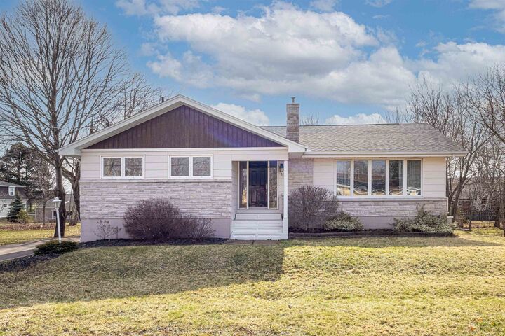 Property Photo: 16 Donwood Drive PE C1A 5L2