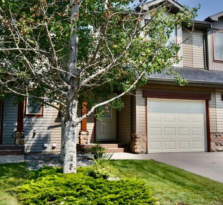 Property Photo: 413 River Avenue 508 AB T4C 0P2