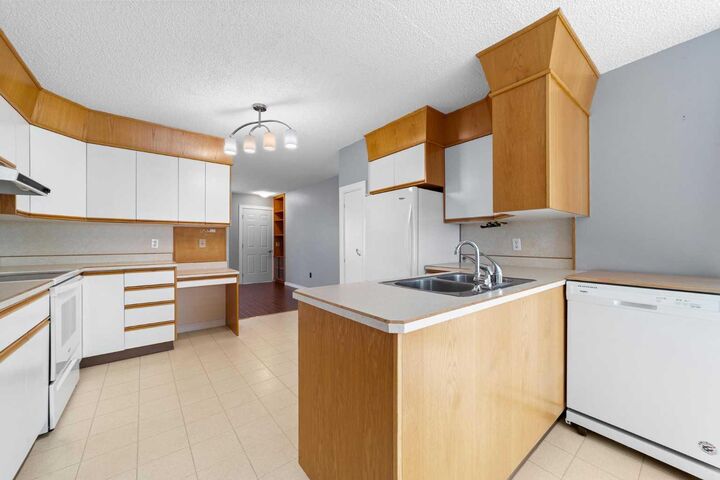 Property Photo:  5114 48 Street  AB T0B 4H0 