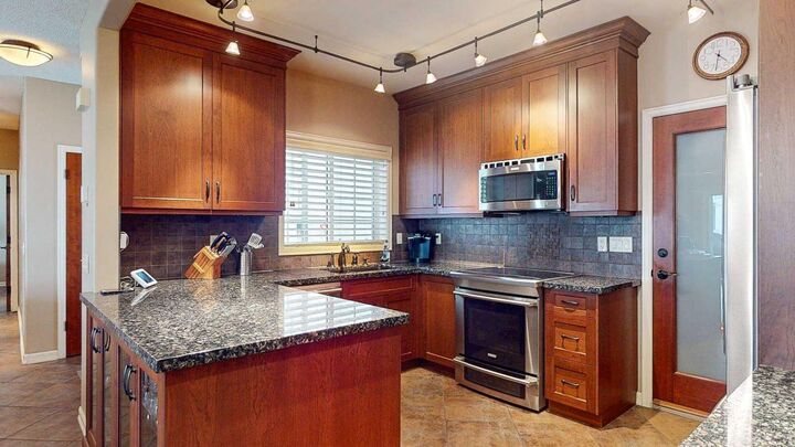 Property Photo:  1997 Sirocco Drive SW 604  AB T3H 3E6 