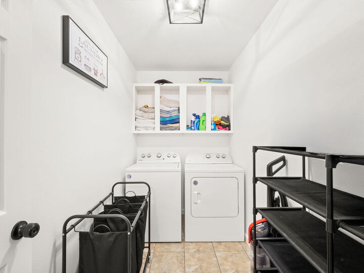 Property Photo:  302 Holton Harris  LA 71403 