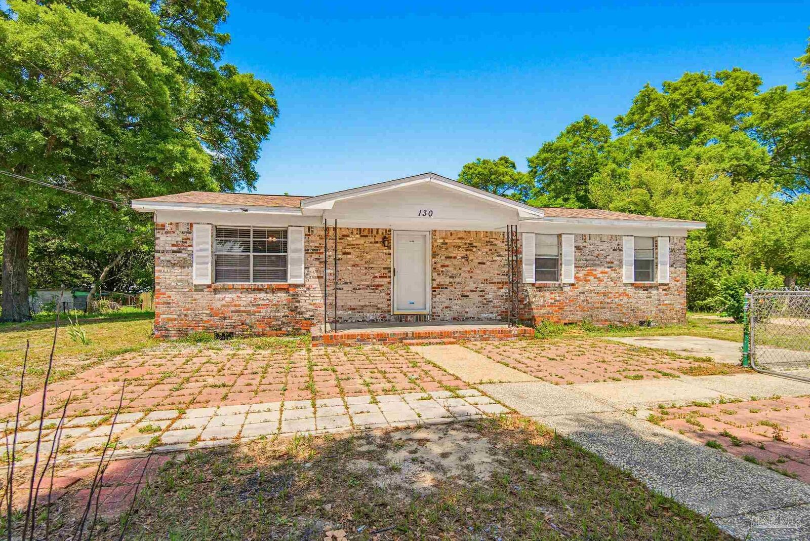Property Photo:  130 Shadow Lawn Ln  FL 32507 
