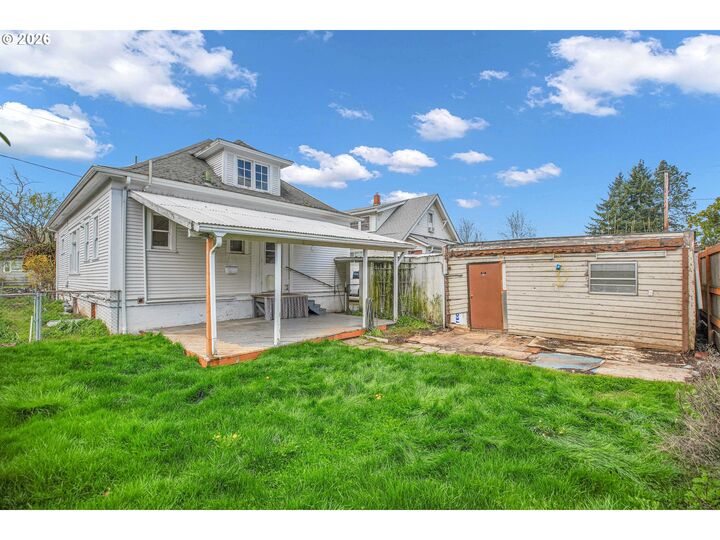 Property Photo:  5636 N Delaware Ave  OR 97217 