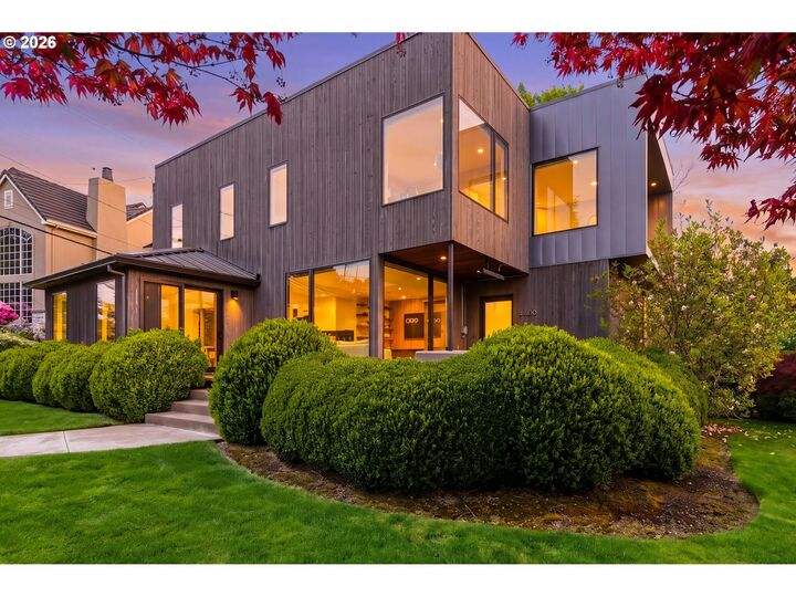 Property Photo:  4409 SW Carl Pl  OR 97239 