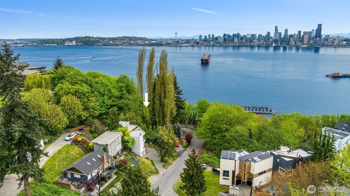 Property Photo:  1601  Ferry Avenue SW  WA 98116 