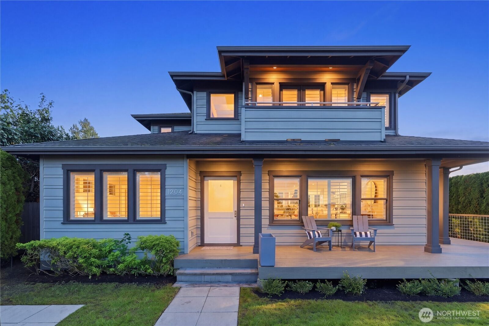 Property Photo:  1204  6th Street W  WA 98033 