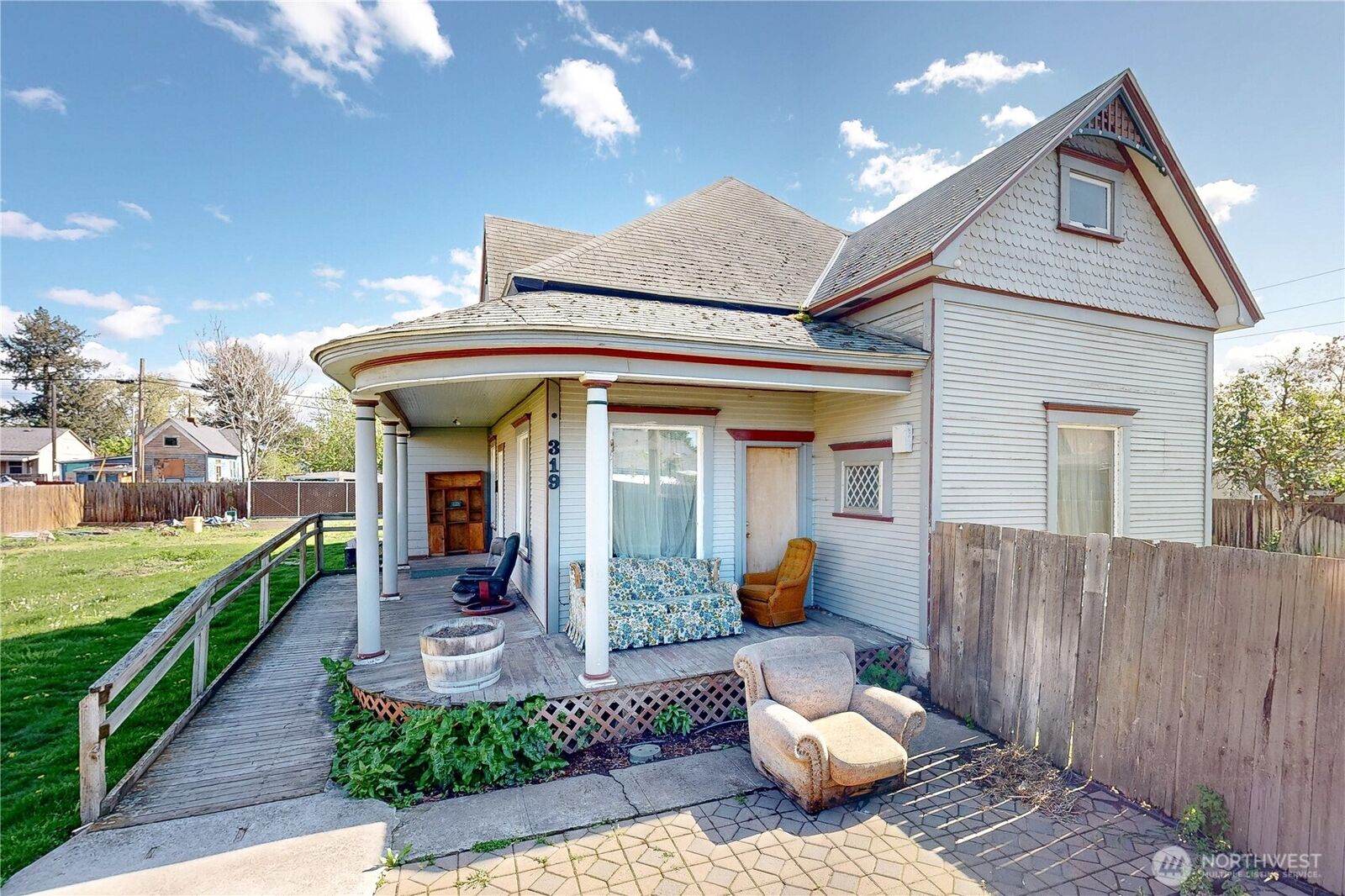 Property Photo:  319 W Cherry Street  WA 99362 