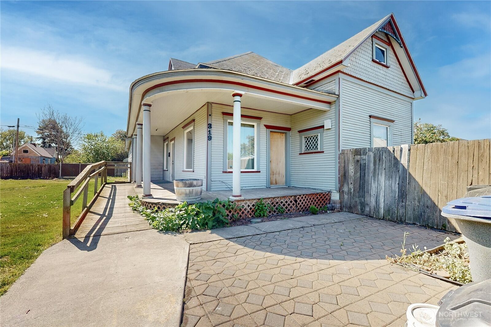 Property Photo:  319 W Cherry Street  WA 99362 