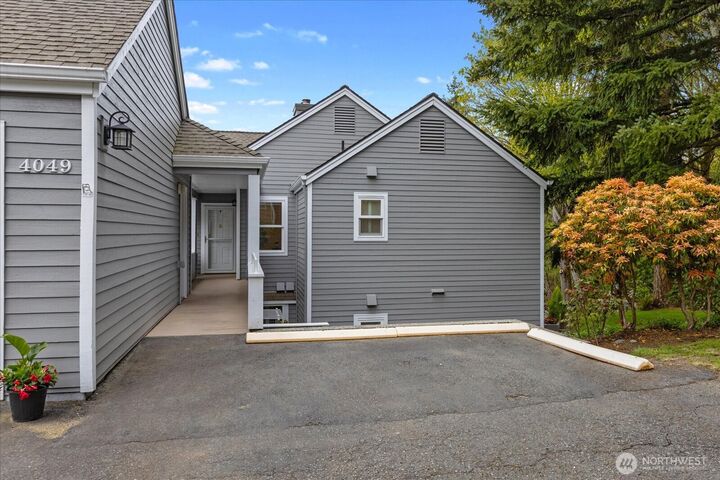 Property Photo:  4049  Providence Point Drive SE  WA 98029 