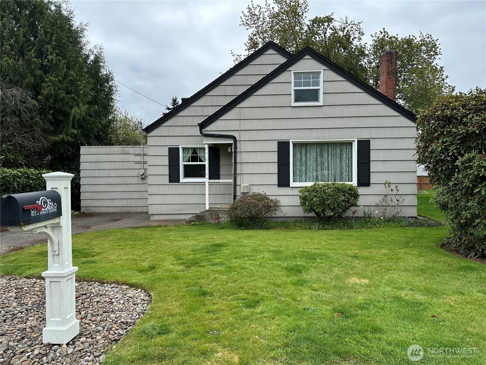 Property Photo:  615 E Spruce  WA 98563 