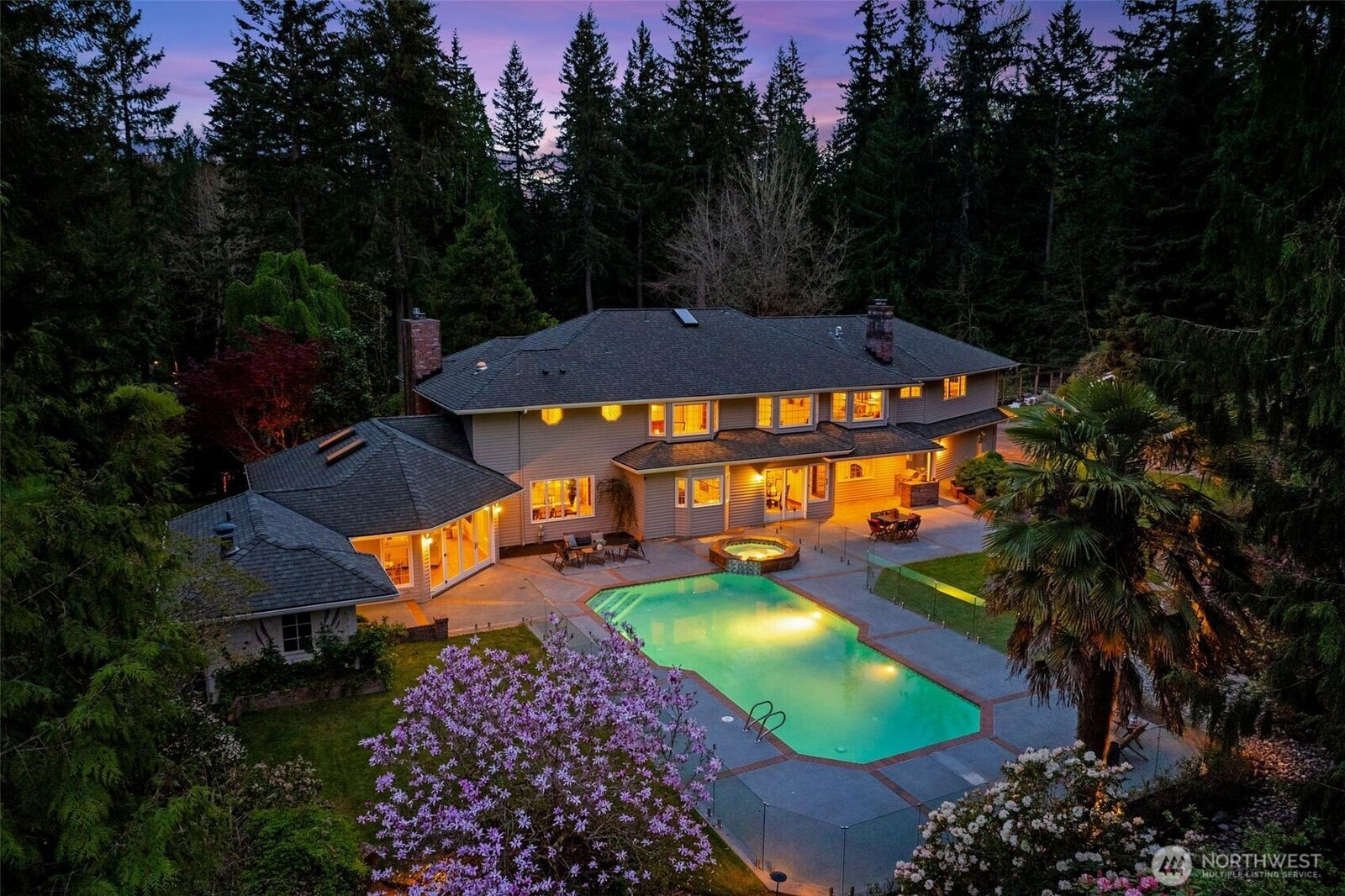 Property Photo:  21520 SE 13th Place  WA 98075 