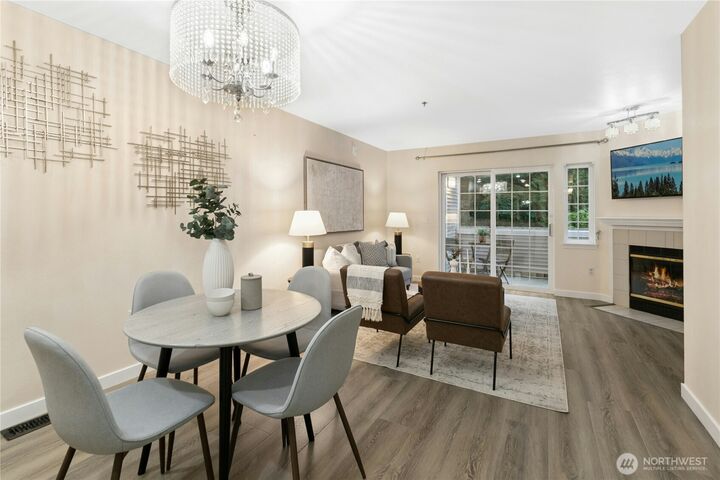 Property Photo:  601  12th Avenue NW E4  WA 98027 