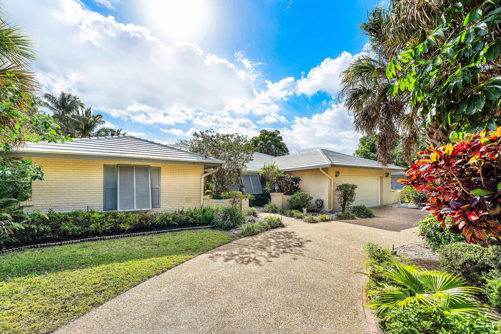 Property Photo:  7290 Encina Lane  FL 33433 